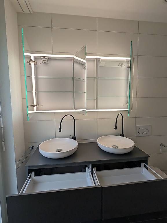 Armoires miroirs: Badezimmer Möbel (Loosli, Gessi, Keller) – D'occasion à Zürich par Elena_N 1