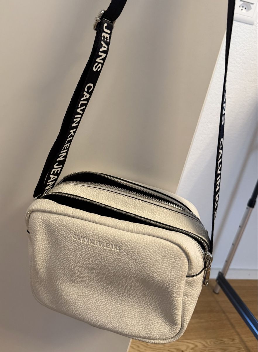 Calvin Klein Borse da donna: Tasche Calvin Klein Jeans – Usato da Muttenz venduto da gioi_44