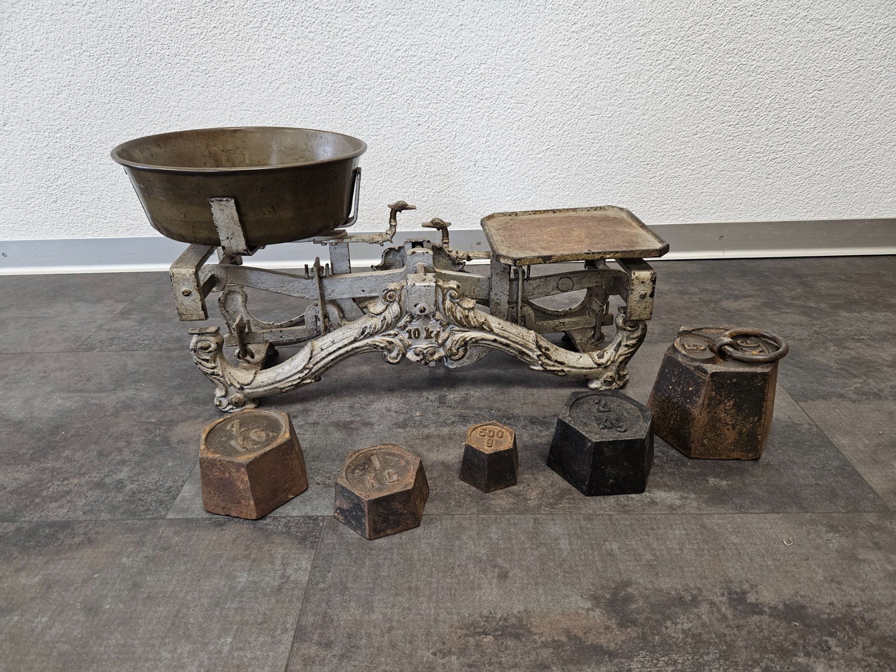 Bilance e pesi: Antike Waage  max 10 kg – Usato da Urdorf venduto da Colina