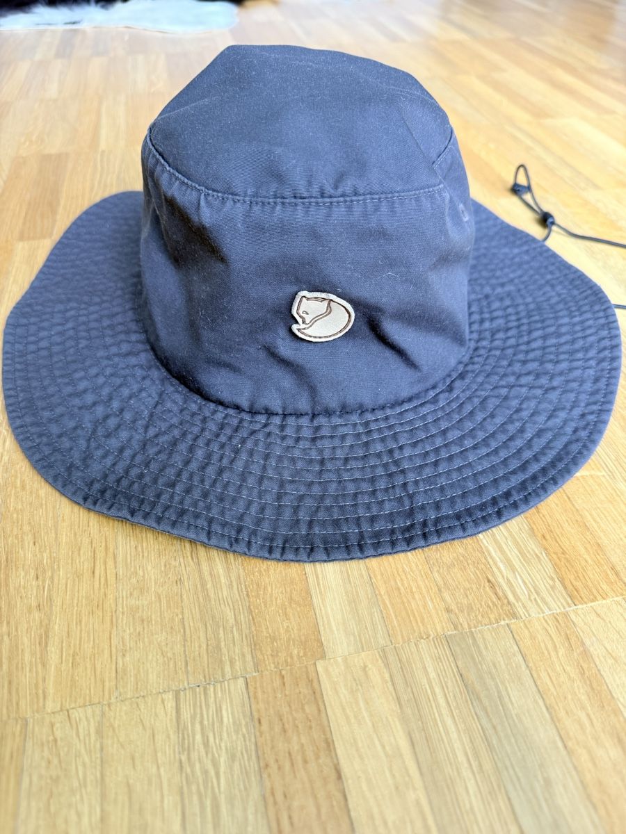 Fjällräven Hüte, Mützen & Caps: Fjallraven Black Hat  – Gebraucht aus Kilchberg ZH von san_hs8y