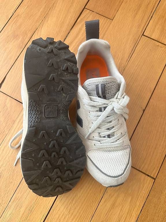 Damenschuhe: Veja Venturi Sneaker in Grösse 38 – Gebraucht aus Luzern von dariajenni 1