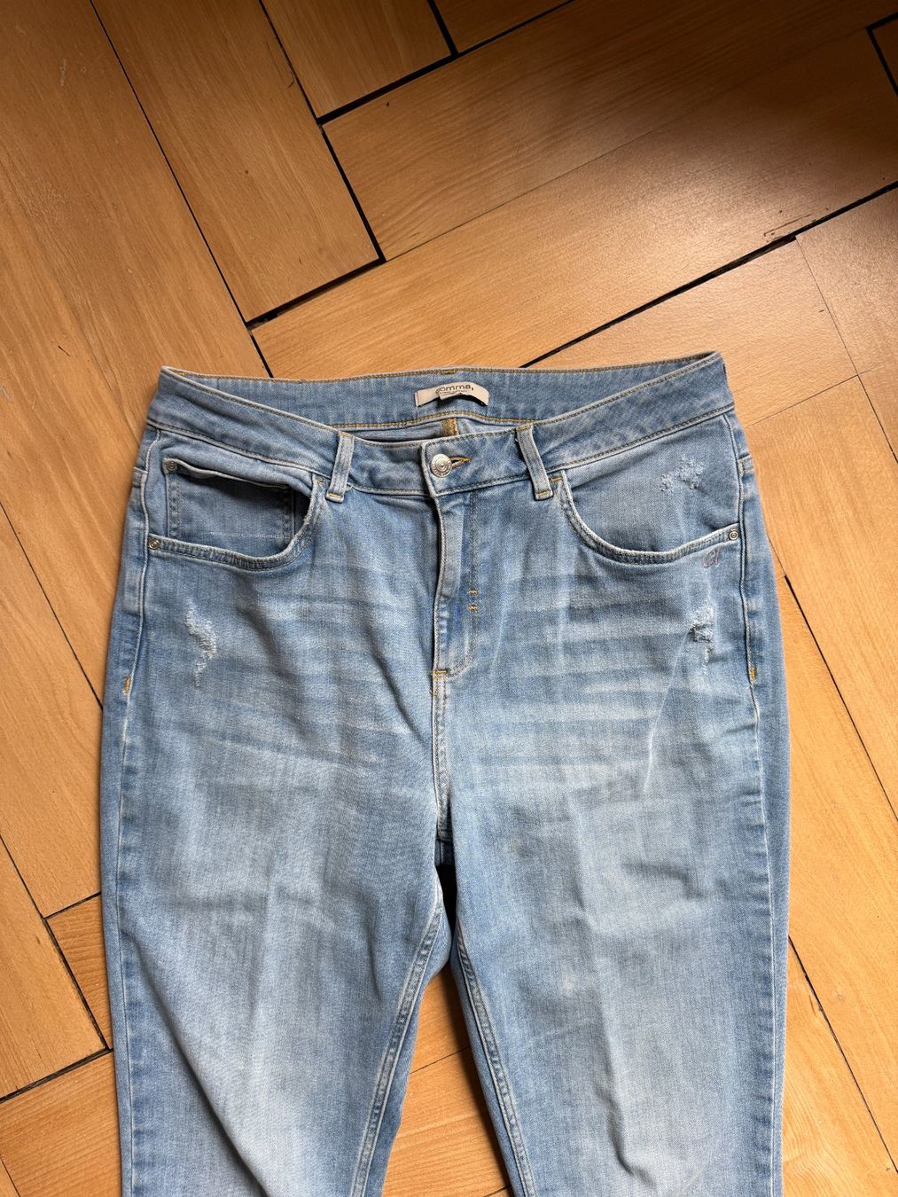 Comma Jeans: COMMA - Jeans hellblau 42 – Gebraucht aus Zürich von Diazaio 1