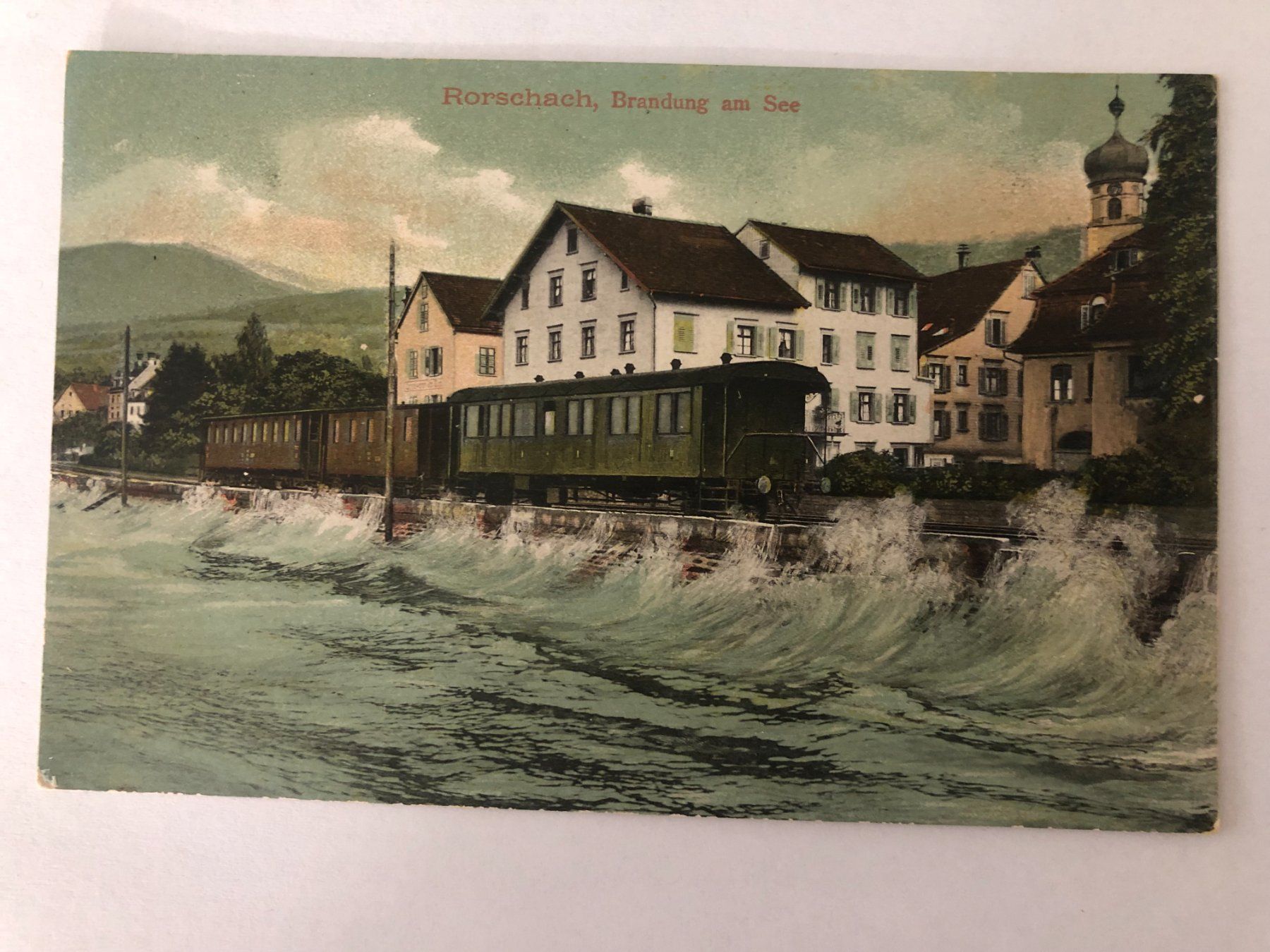 Cartes postales: Rorschach - Brandung am See - Eisenbahnwaggons – D'occasion à Pfäffikon ZH par Waltoversand