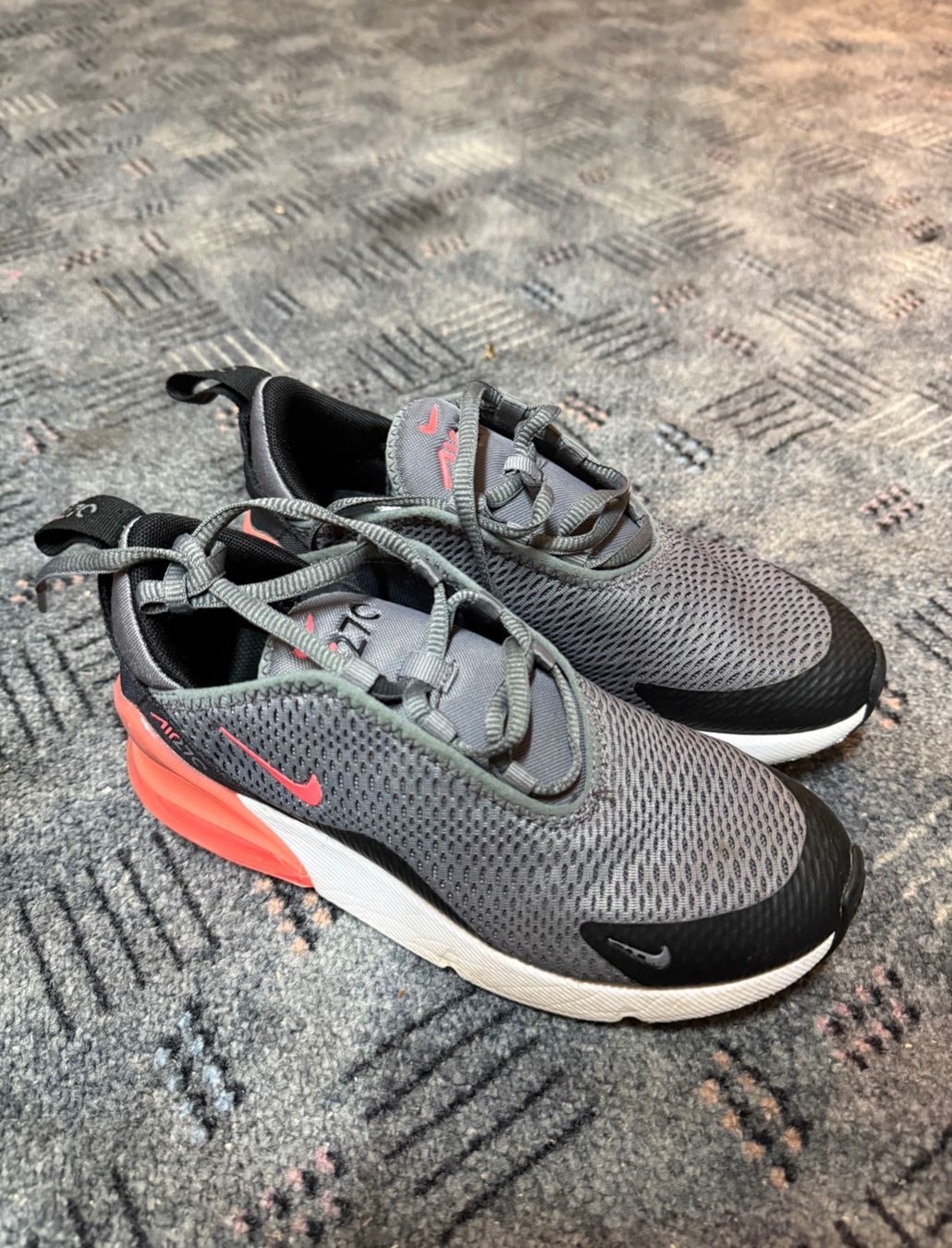 Nike Scarpe da uomo: Nike Air Max 270 – Usato da Wünnewil venduto da xon_s869