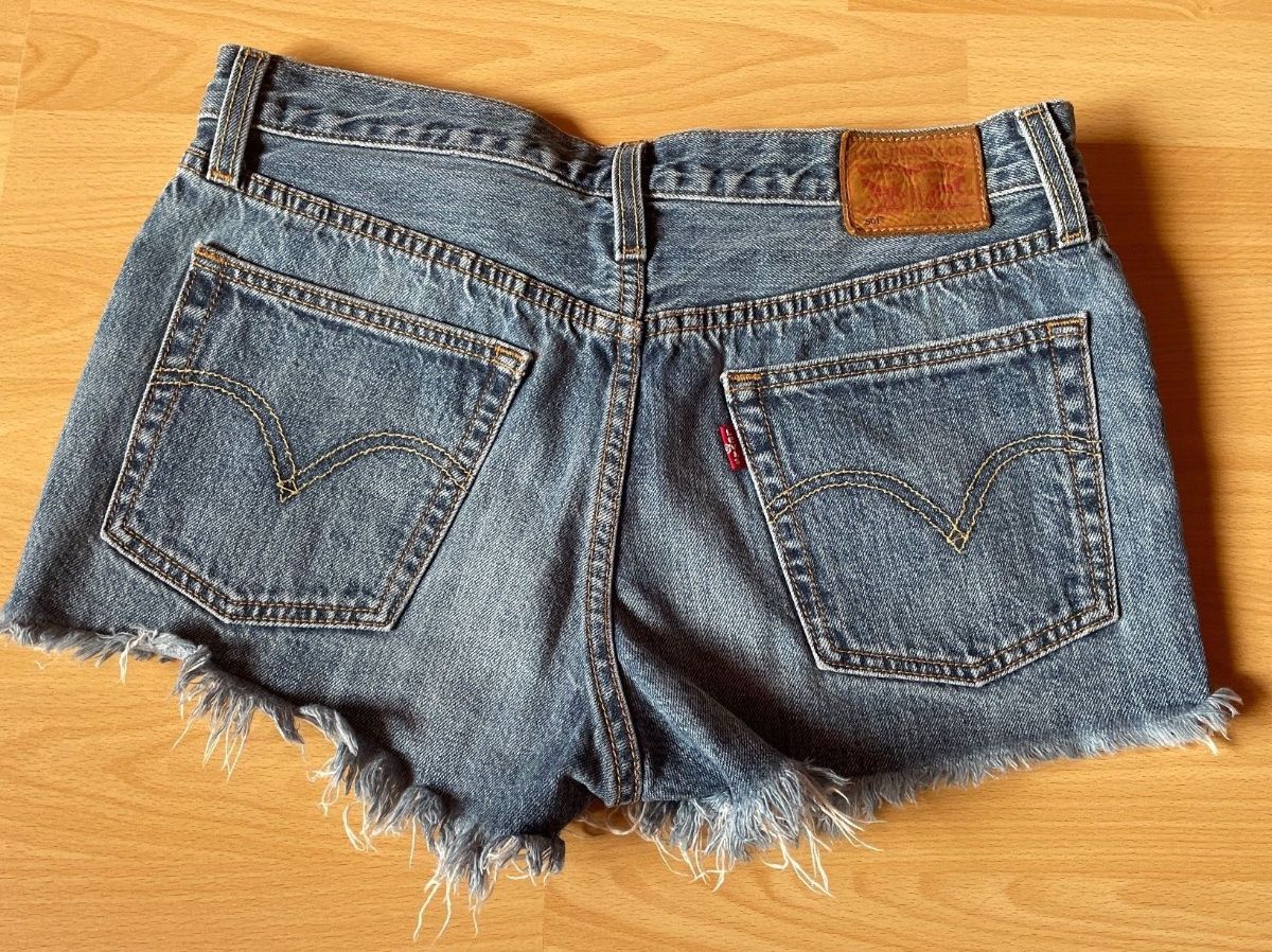 Jeans: Short Levis 501 – Usato da Chamoson venduto da daleva0204 1