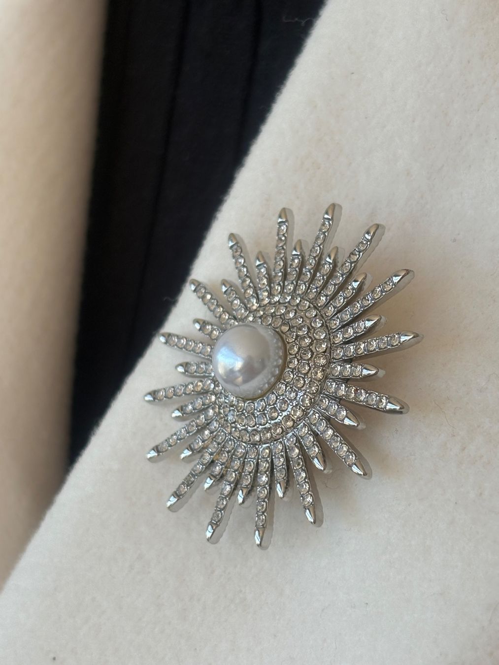 Broschen & Nadeln: Luxus Elegante  Brosche Farbe: Silber – Neu (gemäss Beschreibung) aus Biel-Bienne von Roserosse13 3