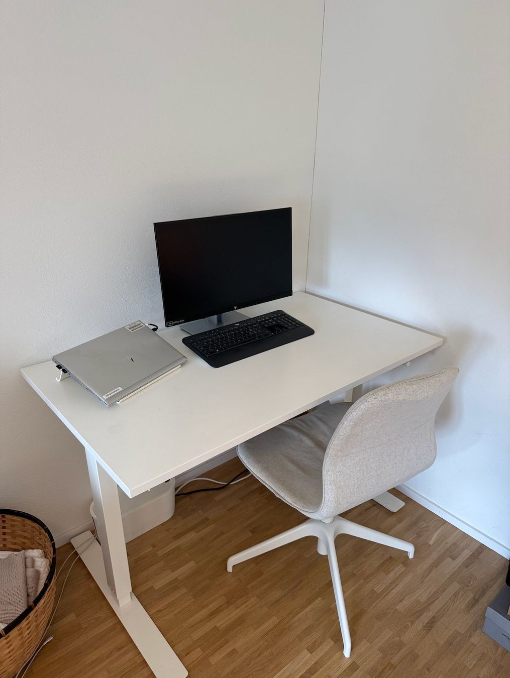 Ikea Schreibtische: Office Desk – Gebraucht aus Zürich von gui_f5vn