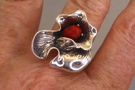 Ring 925 Silber mit Koralle aus Polen nach 1986