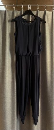 Jumpsuit elegant dunkelblau mit Glitzer-Kragen Grösse M, s. 