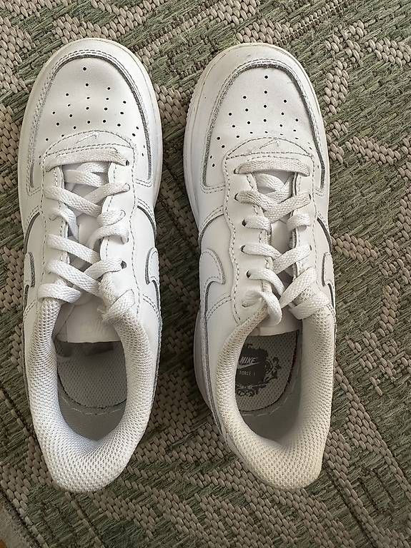 Schuhe für Jungen: Nike Air Force 1 Low Size 1.5 Y/Gr.33 – Gebraucht aus Ascona von chr_9r5g