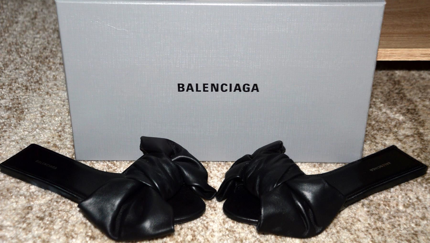 Balenciaga Damenschuhe: Sandalen / Sandales Balenciaga .36 – Gebraucht aus Collonges von Auganien 9