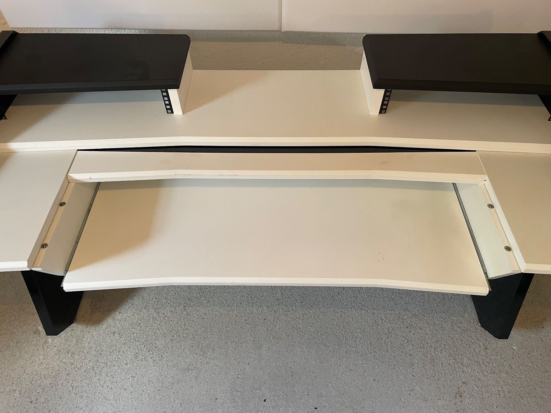 Musikinstrumente: Studiotisch / Studiodesk Beat – Gebraucht aus Horgen von goldfinger1 5