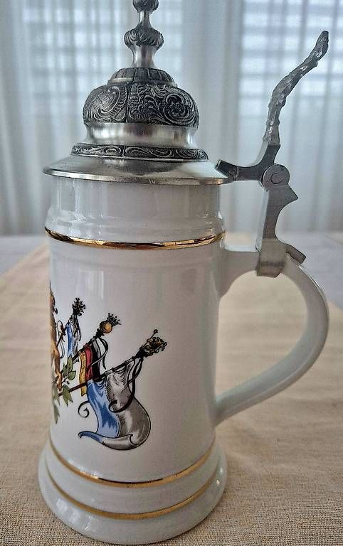 Bicchieri: Bierkrug 0.5 l mit Zinndeckel – Usato da Wetzikon ZH venduto da Juergen_B 1