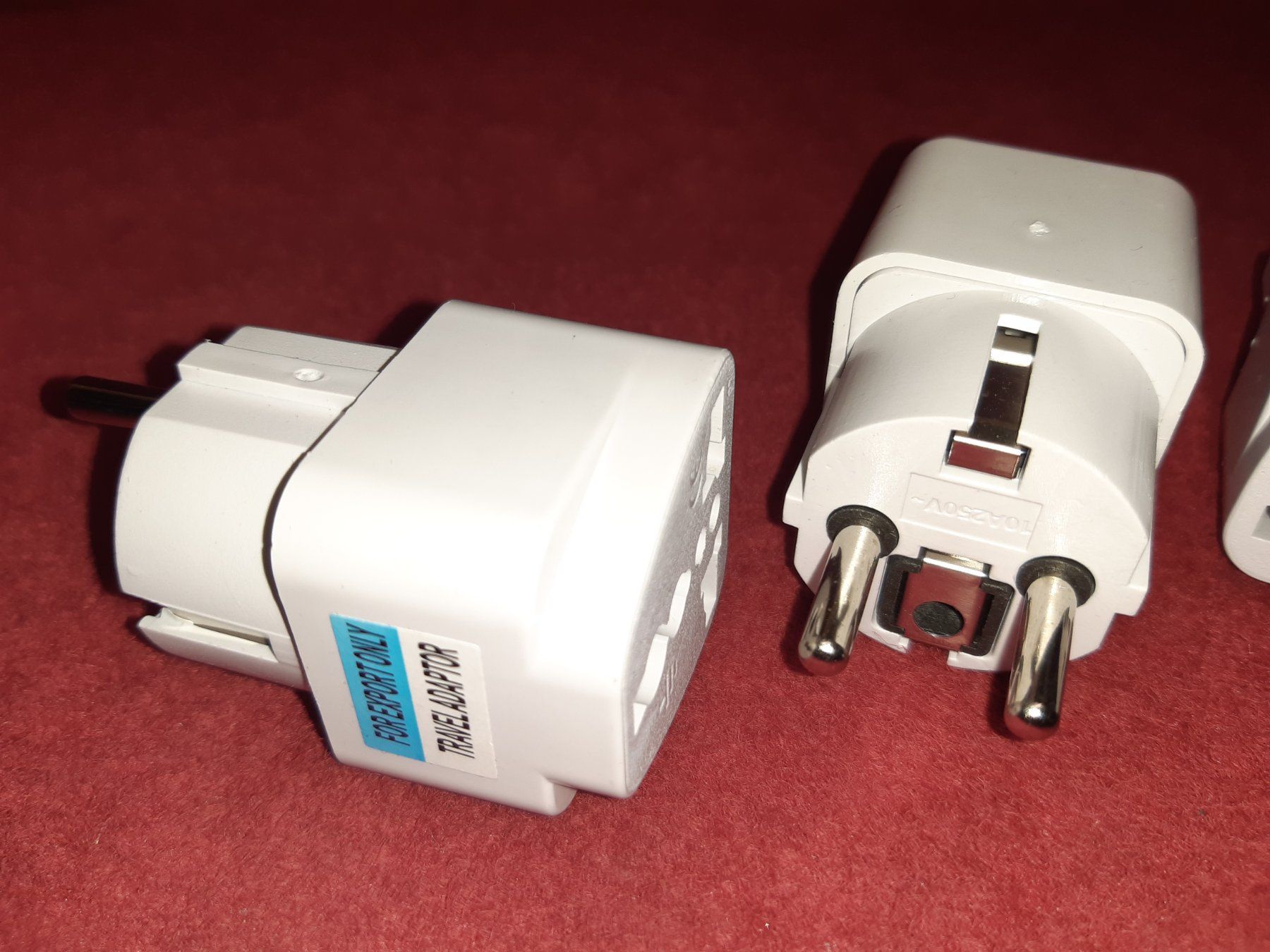 Unità & Adattatore: Reisestecker 3er - Set Schuko! – Nuovo (secondo la descrizione) da Lohn-Ammannsegg venduto da Molch7 3
