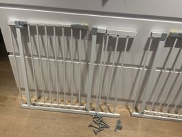 2 Hauck Treppenschutzgitter weiss mit Verlängerung gebraucht