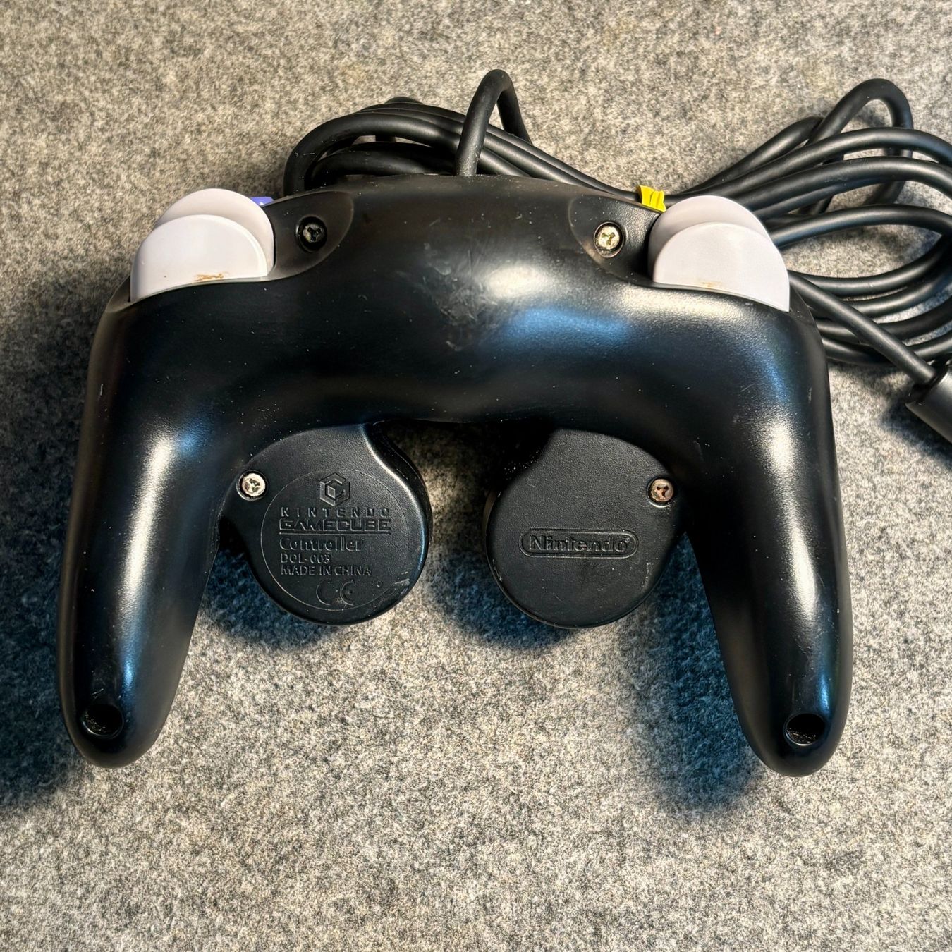 Nintendo Manettes: Gamecube Controller Original Schwarz – D'occasion à Mollis par GamingCorner 1