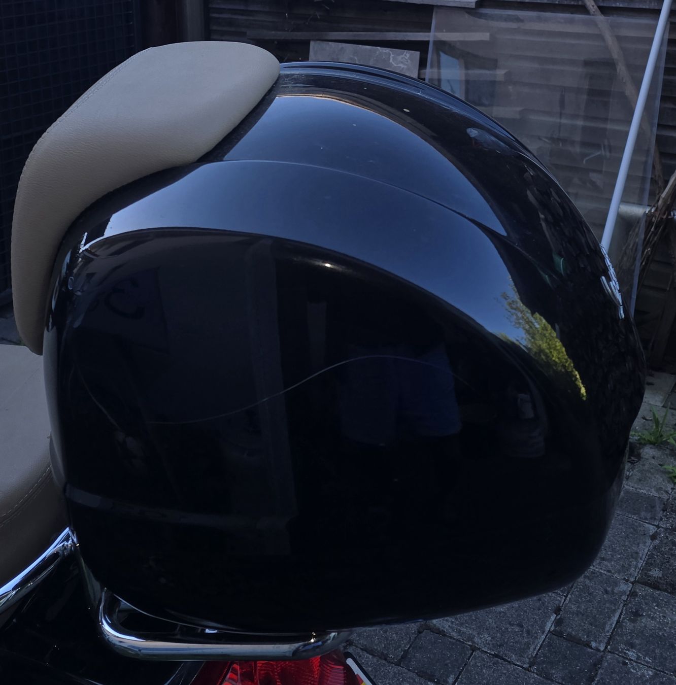 Vespa Alle Rollerersatzteile: Vespa Gts 300  Top Case Original 2017 – Gebraucht aus Niederwangen BE von Zimmo72