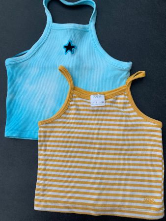 2 Tops, Gr. 120/122, gestreift und uni