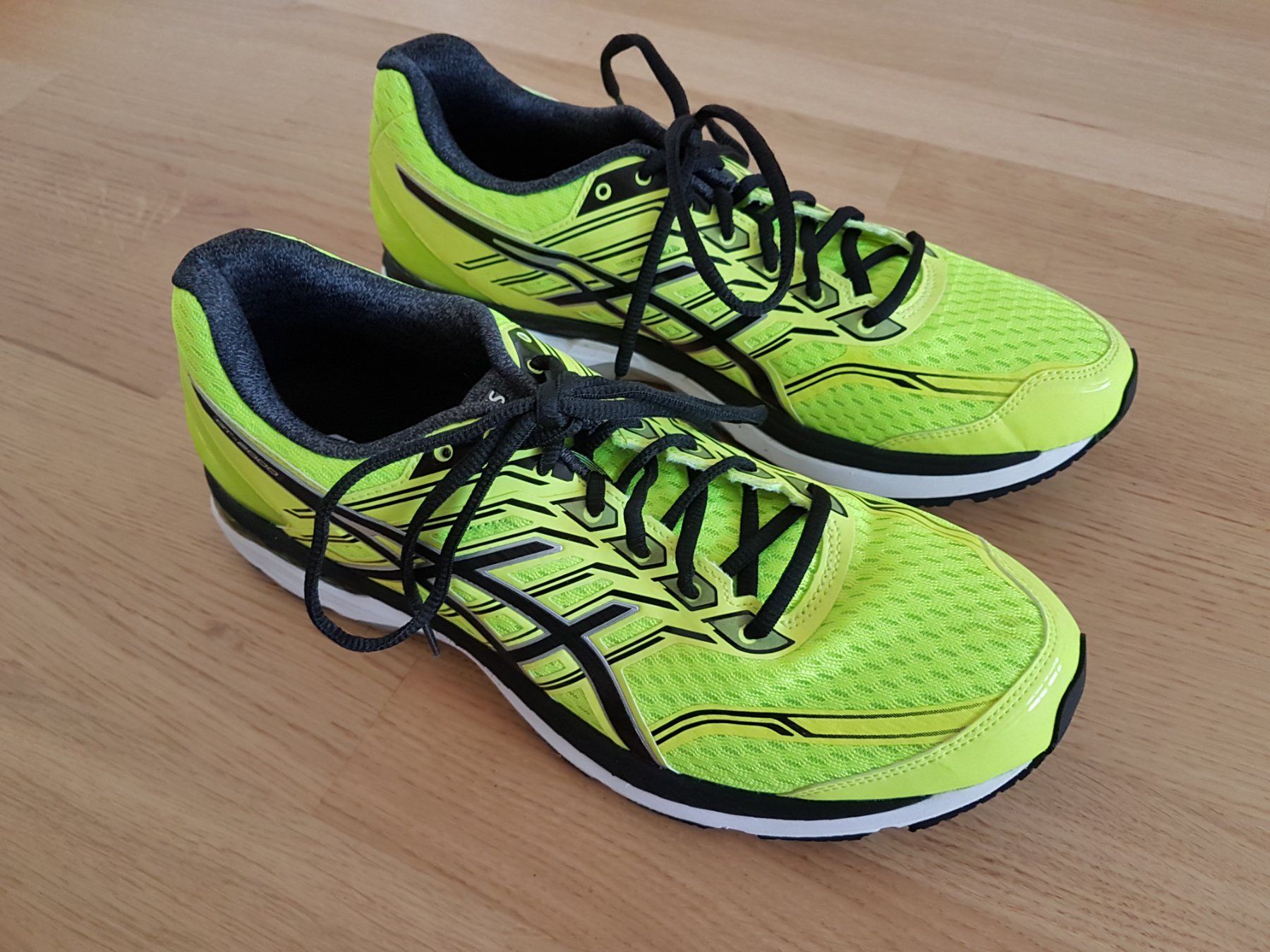 Asics Scarpe da uomo: Asics Turnschuhe – Usato da Basel venduto da dav_6dyd 2