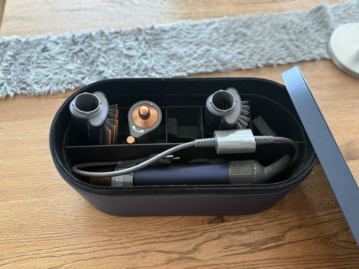 Dyson Piastre & Arricciacapelli: Dyson Airwrap mit Zubehör – Usato da Kradolf venduto da lar_fbp9 1