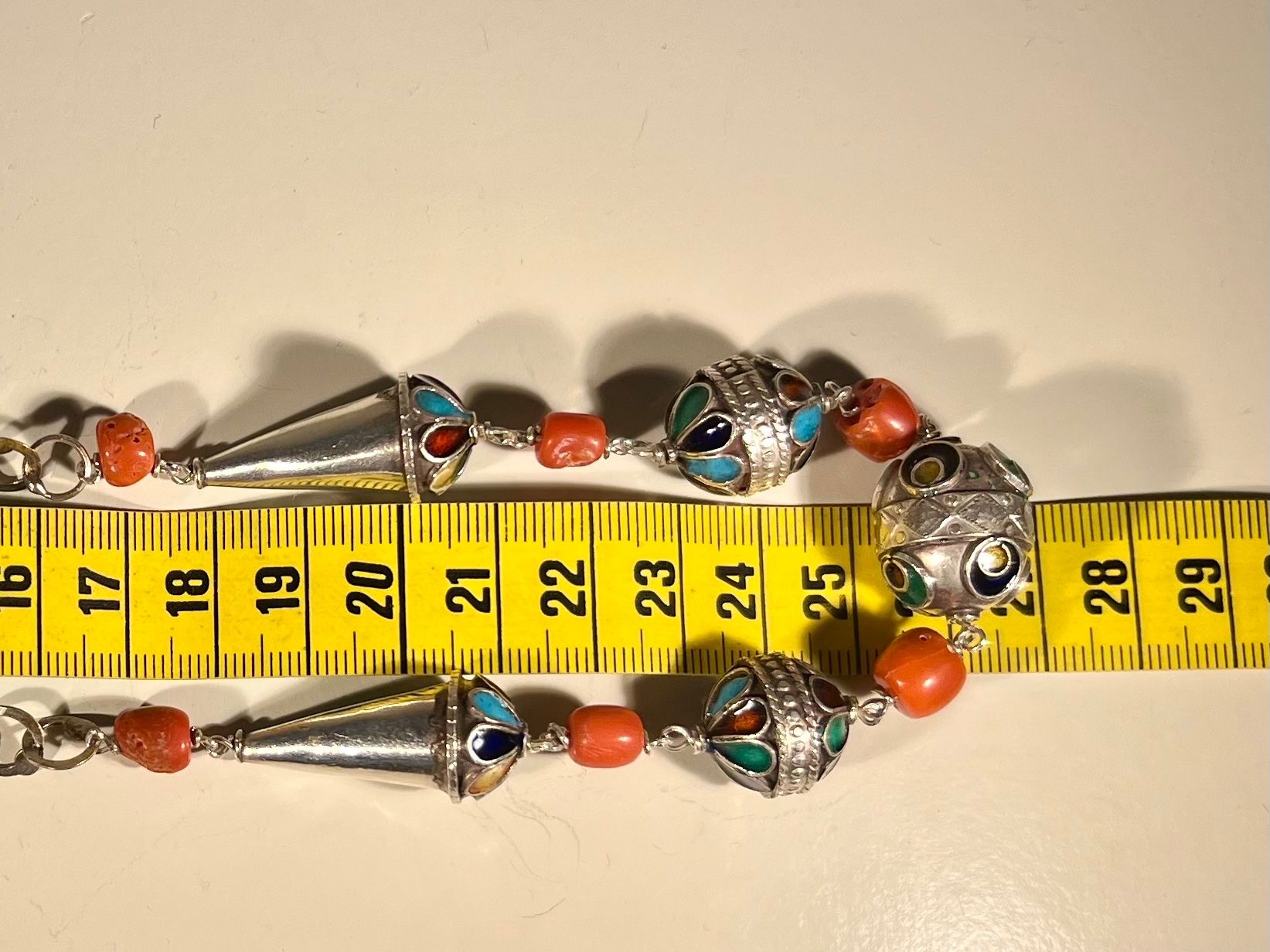Catenine: Collier argent 925 corail véritable, émail cloisonné, Maroc – Usato da Genève venduto da DELIRBEADS 9