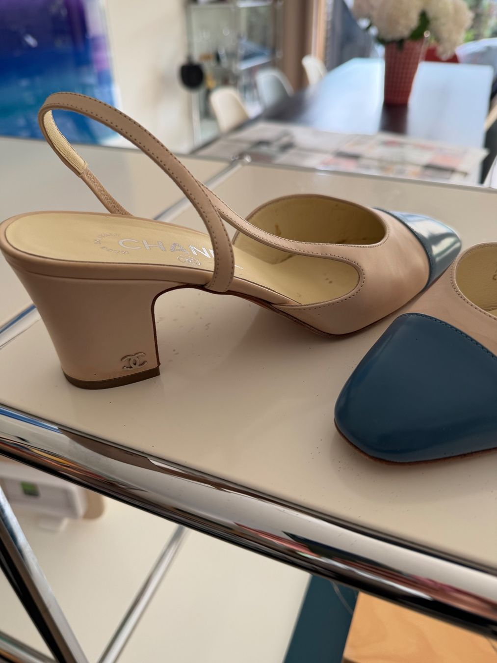 Chanel Scarpe da donna: Chanel Slingback weiss hellblau 38.5 – Usato da Zürich venduto da rvb1981 3