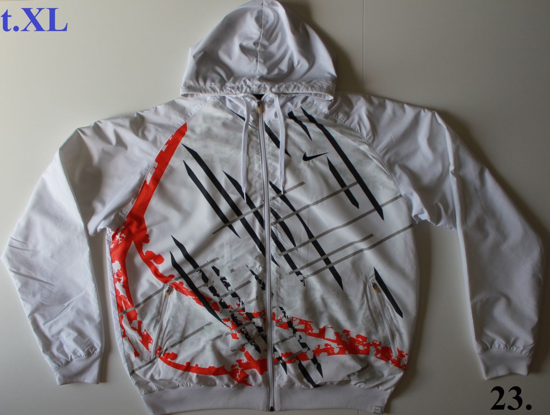 Nike Giacche: Veste Nike t. XL – Usato da Peseux venduto da Gilloss