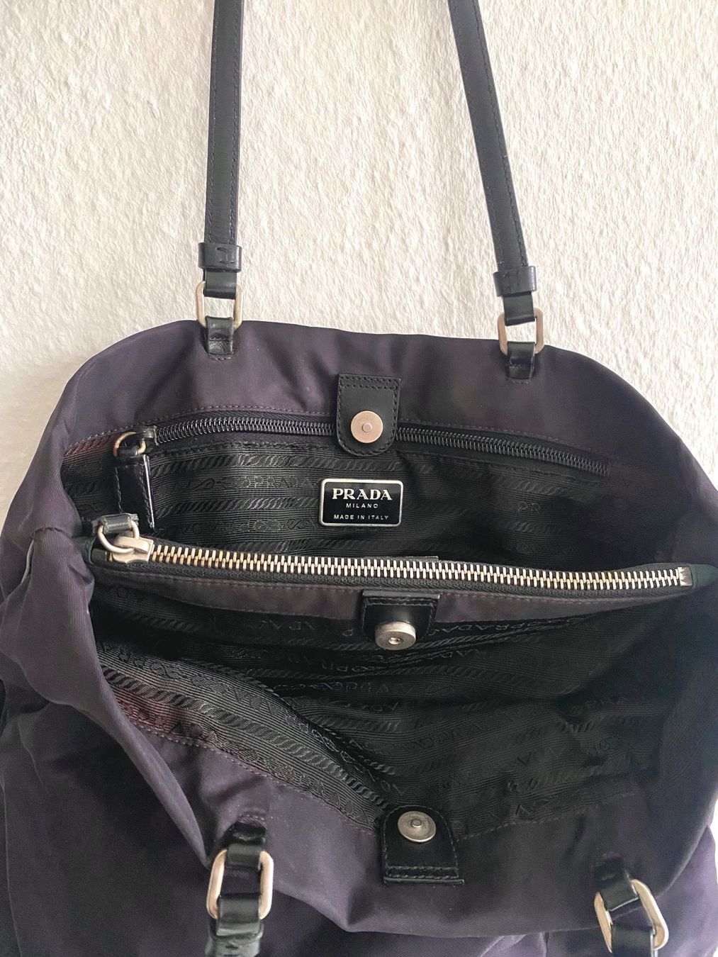 Prada Borse: Klassische PRADA-Nylontasche mit Lederhenkeln – Usato da Bern venduto da thatspascal 2