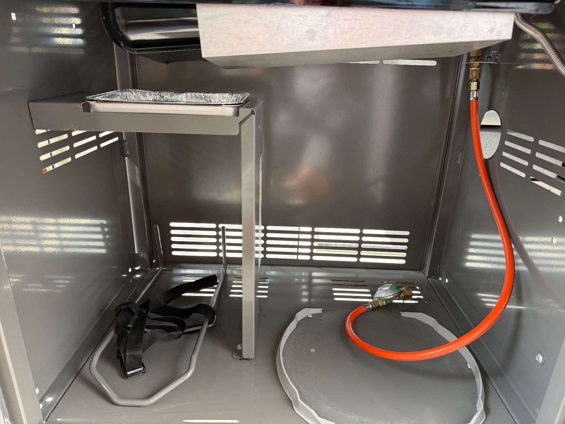 Weber Griglie: Weber Grill Genesis E-310 inkl. Abdeckhaube – Usato da Volketswil venduto da bumat 2