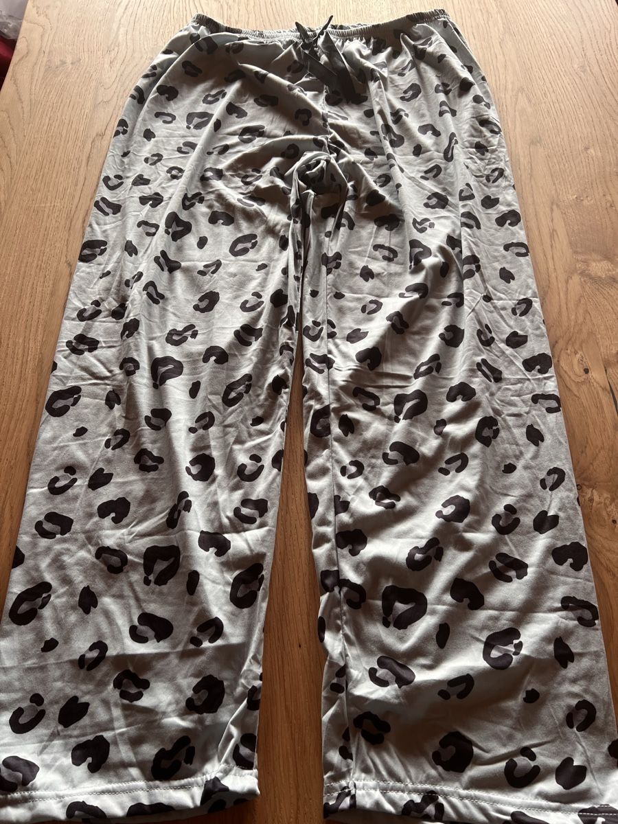 Negligees & Pigiami: Damen Pyjama Set Leopardenmuster – Nuovo e nell'imballaggio originale da Konolfingen venduto da SonjaKalt 2
