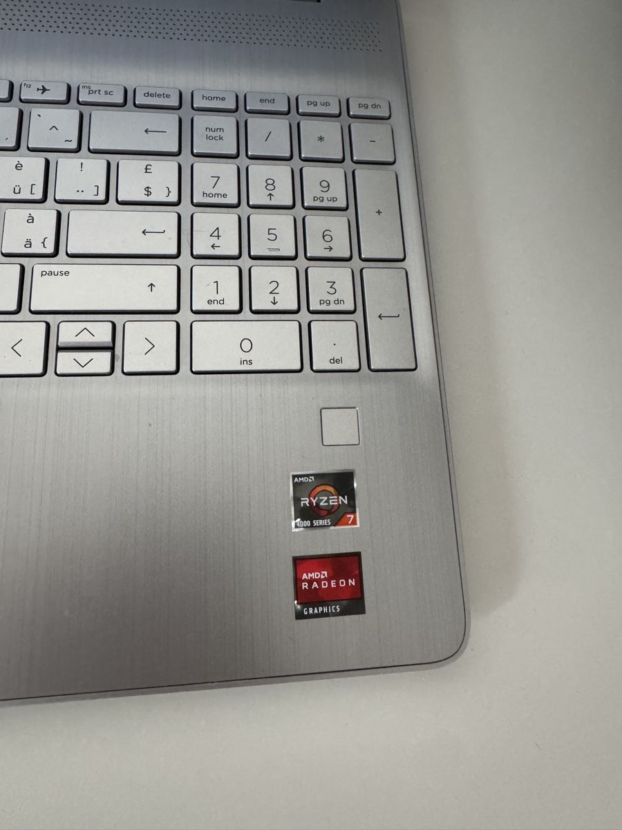 Portables: HP Laptop Silber guter Zustand – D'occasion à Malters par fab_72xv 1