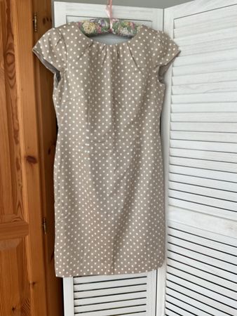 Comma Kleid beige Pünktli Grösse 38 sehr guter Zustand