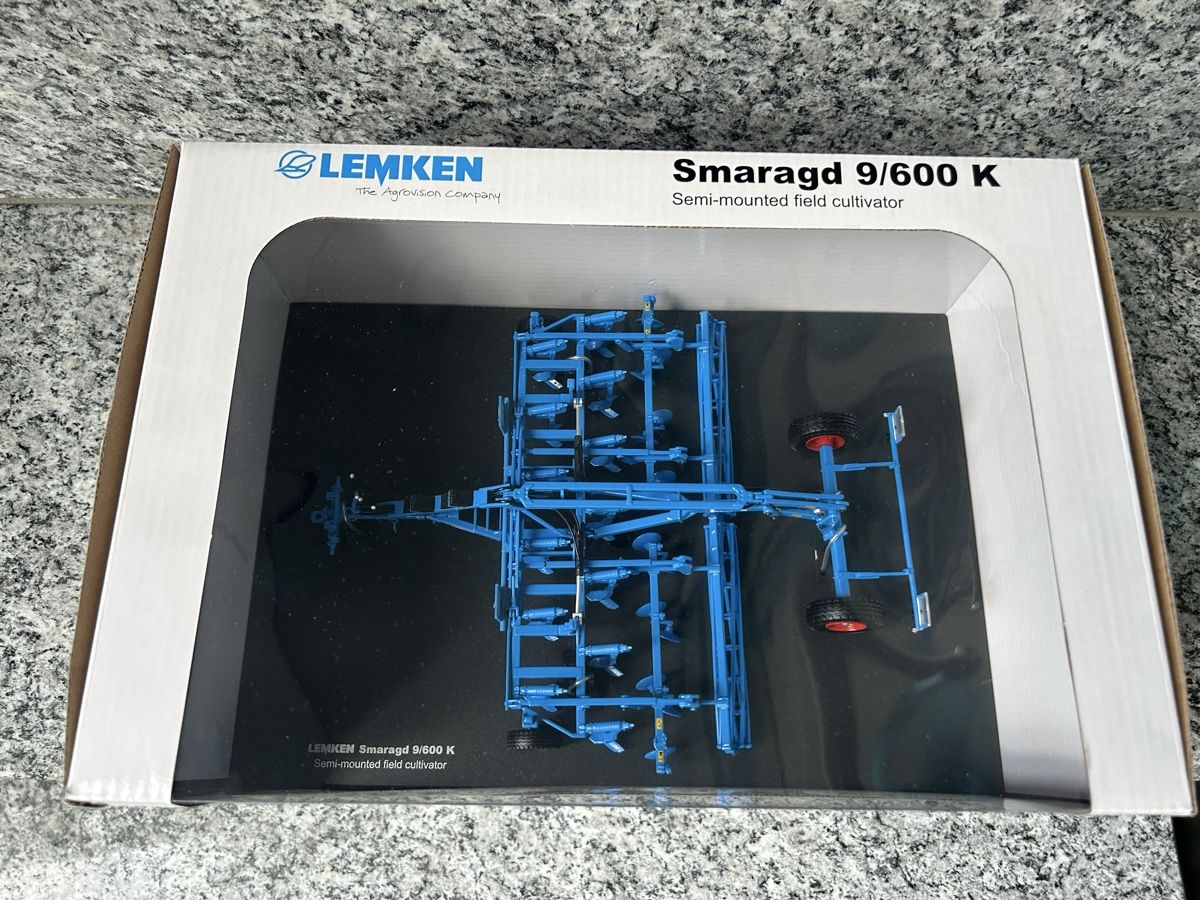 Lemken Kit di modellismo & Modellini statici: Lemken Smaragd 9/600 K , 1:32 , Universal Hobbys – Nuovo e nell'imballaggio originale da Horw venduto da Tigercat635 1