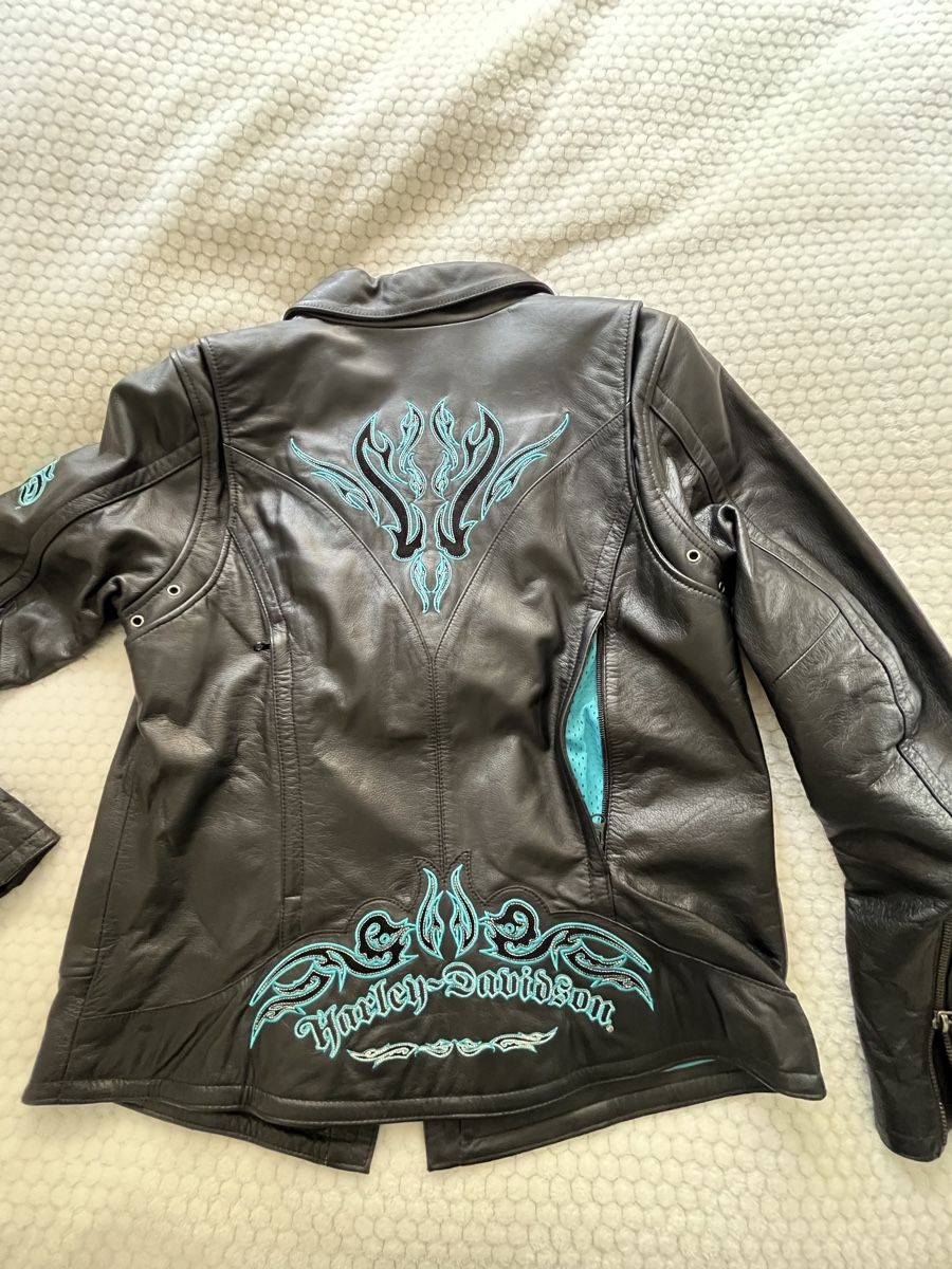 Harley-Davidson Giacche: Harley Davidson Motorenjacke Damen – Nuovo (secondo la descrizione) da Pfäffikon SZ venduto da reg_zqg6