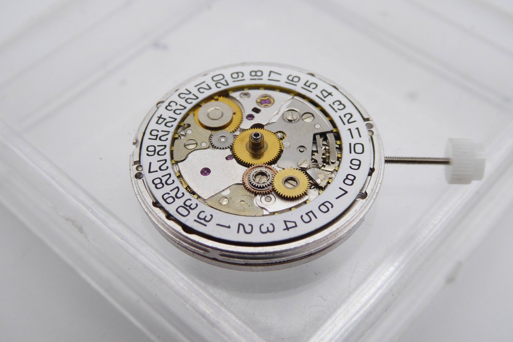 Eta Montres: Swiss Automatic movement cal. ETA2893-2 GMT Chronometer – Neuf (Voir description) à Geneve par adr_xk6n