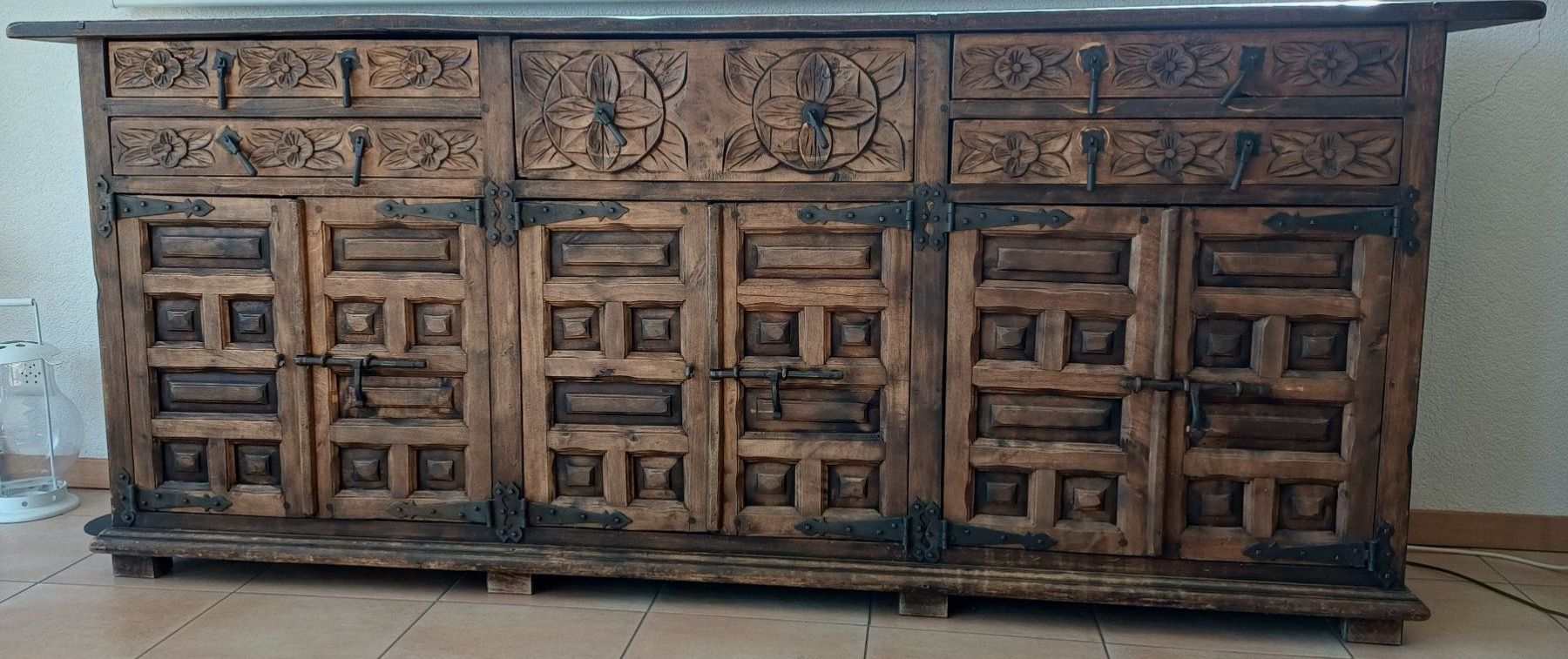 Credenze: Beau vaissellier style espagnol – Usato da Etoy venduto da jlperrenoud