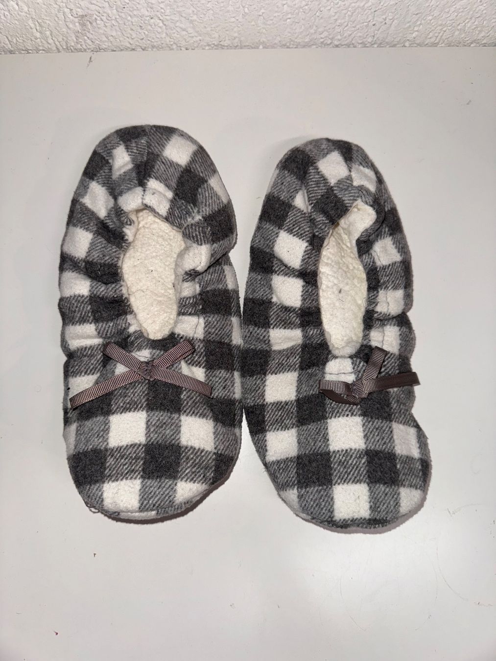 Chaussures hommes: Karierte Hausschuhe – D'occasion à Grosswangen par shoes.bags.and.co 2