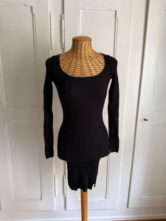 FISHBONE - Rippenkleid schwarz enganliegend XS