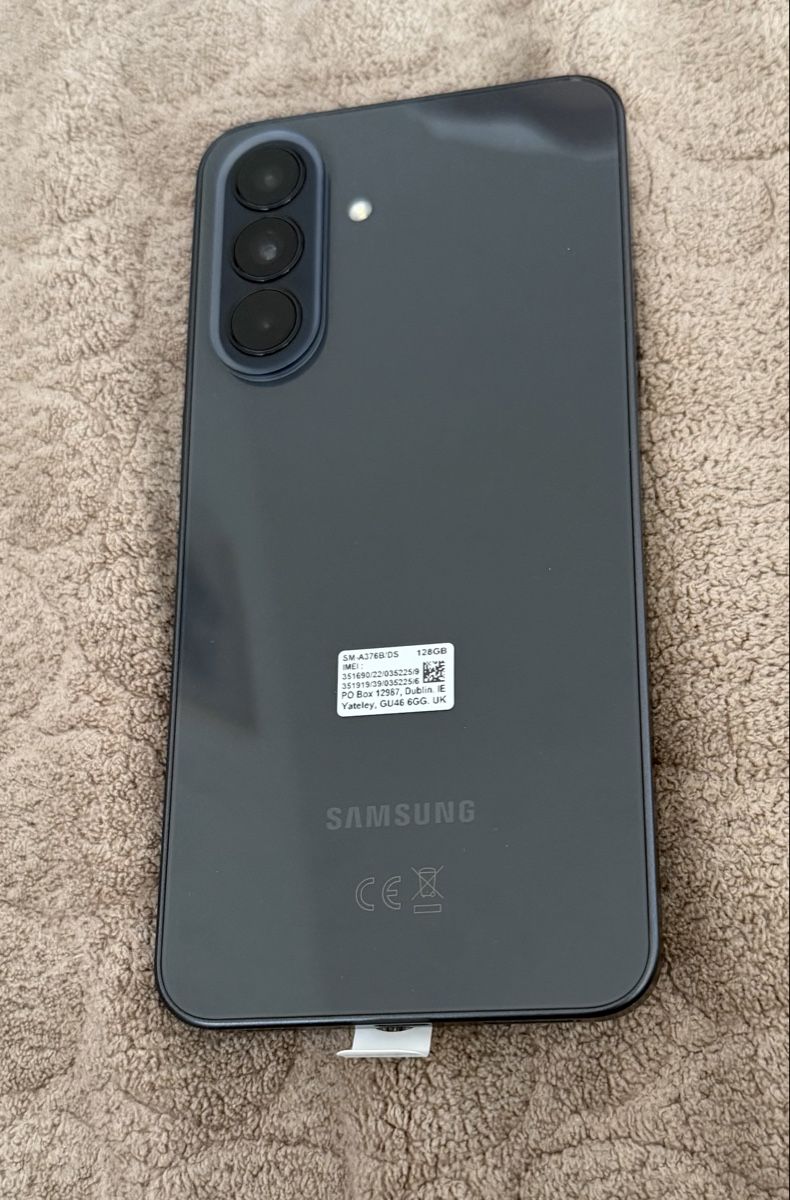 Samsung Telefoni cellulari / Smartphones: Samsung Galaxy A37 5G – Nuovo e nell'imballaggio originale da Sarnen venduto da flo_25mp 1