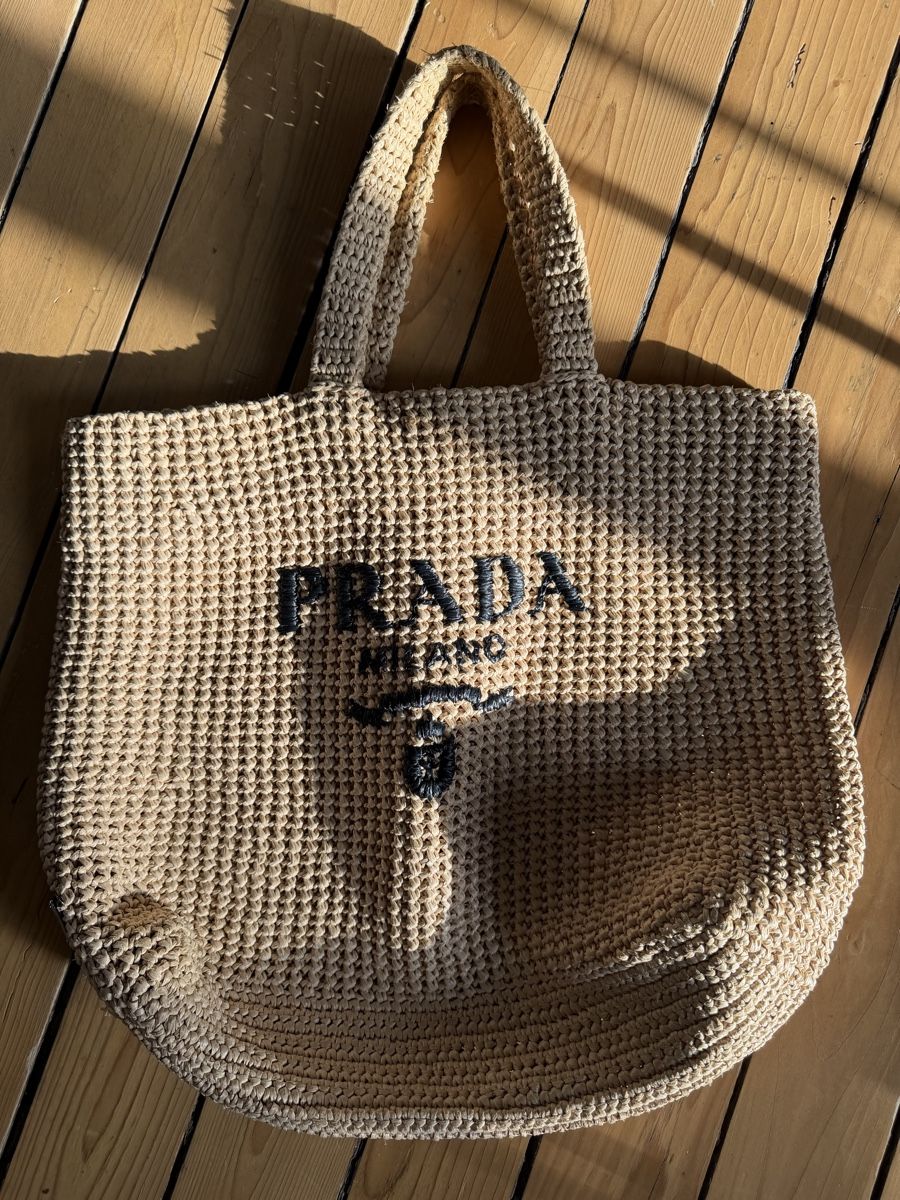 Prada Taschen: Prada Tote Bag Beach Bag – Gebraucht aus Zürich von Romjana 1