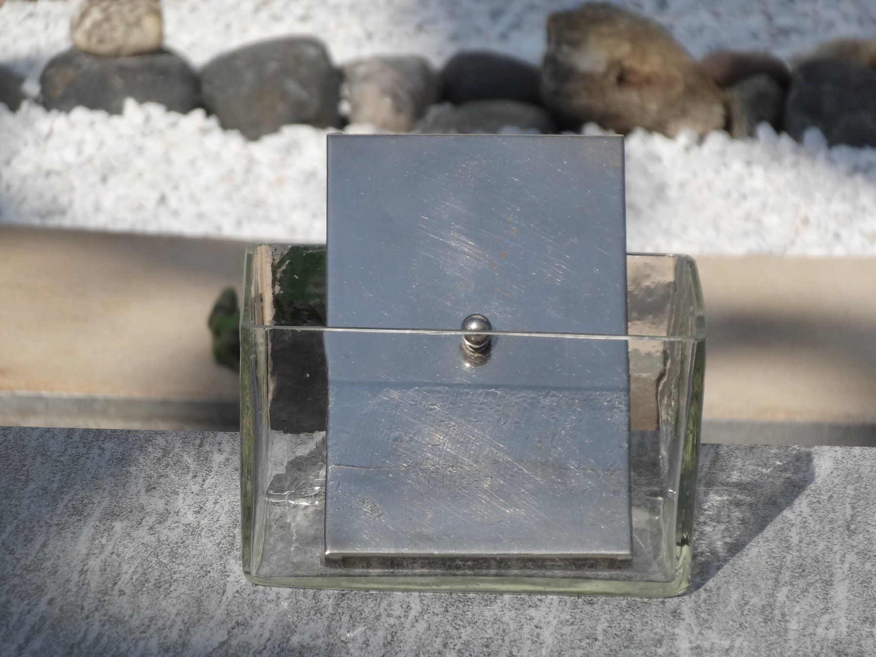 Ciotole: Aus der Glasvitrine: Glasschale mit Silberdeckel – Usato da Allschwil venduto da Boutique_16b