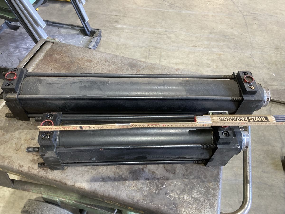 Altri prodotti elettronici:  Hydraulikzylinder, Typ GNOMO 80bar Top!  – Difettoso da Uerkheim venduto da Dealer-4813
