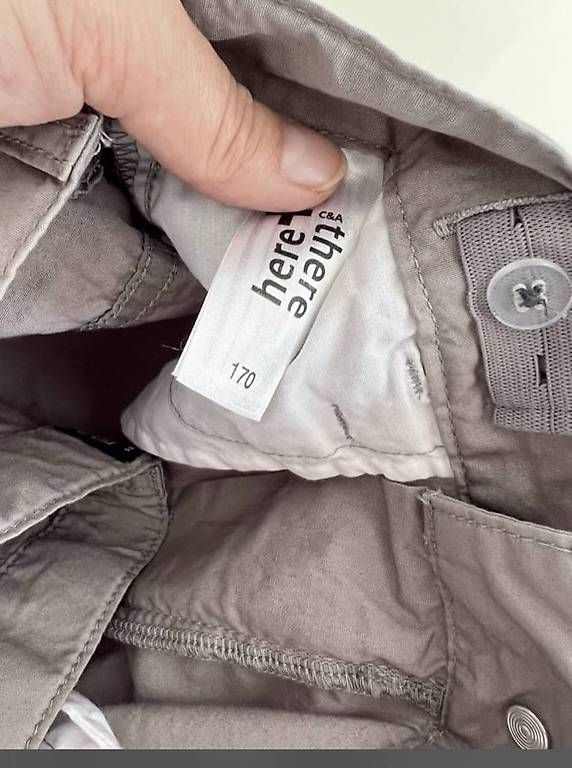 Pantaloni: Short gris léger NEUF 170 – Usato da Epalinges venduto da Kallem 2