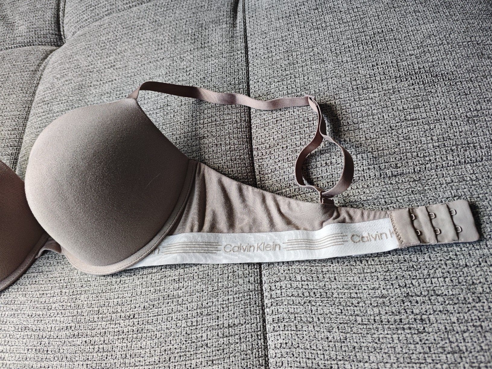 Calvin Klein Altra biancheria intima: Calvin Klein Beige Push-up Bra, Size 85  – Usato da Zürich venduto da alu_dzr7 6