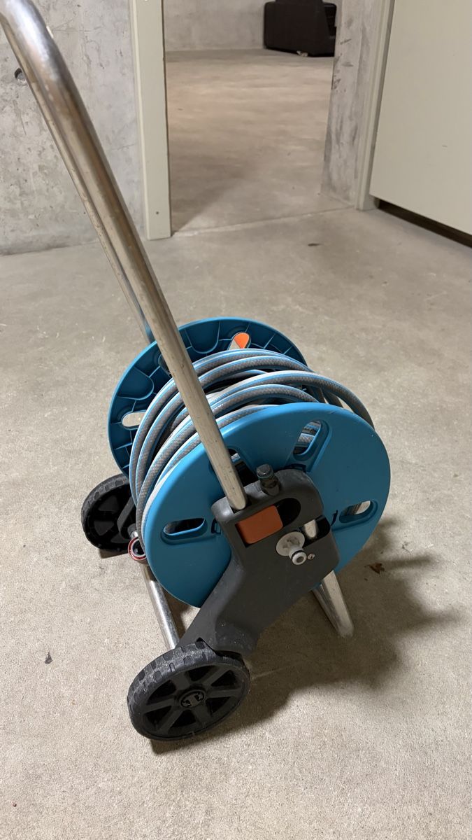 Gardena Tubi & Tubi flessibili: Gartenschlauchwagen Gardena – Usato da Volketswil venduto da PhilipKa