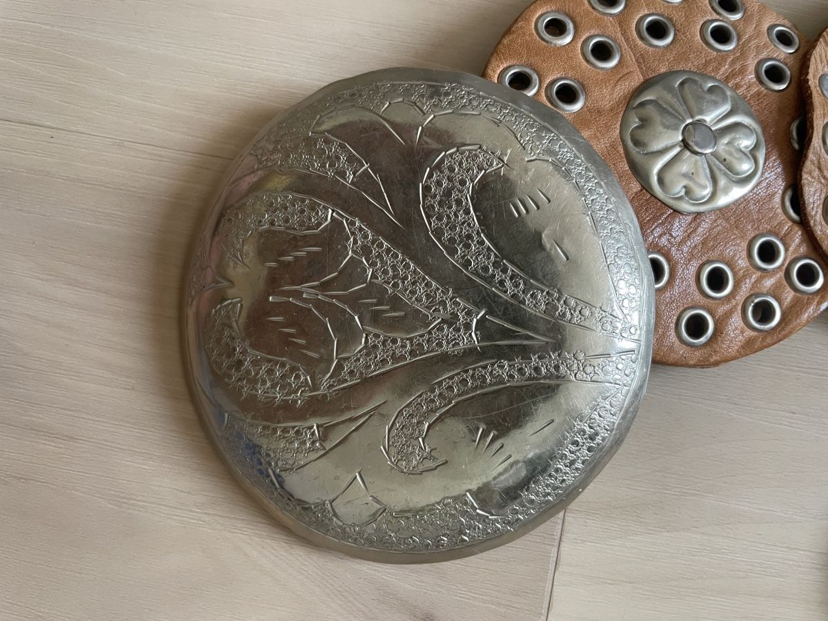 Cinture: Ceinture marron y2k en cuir  – Usato da Prilly venduto da ngu_ccj2 1