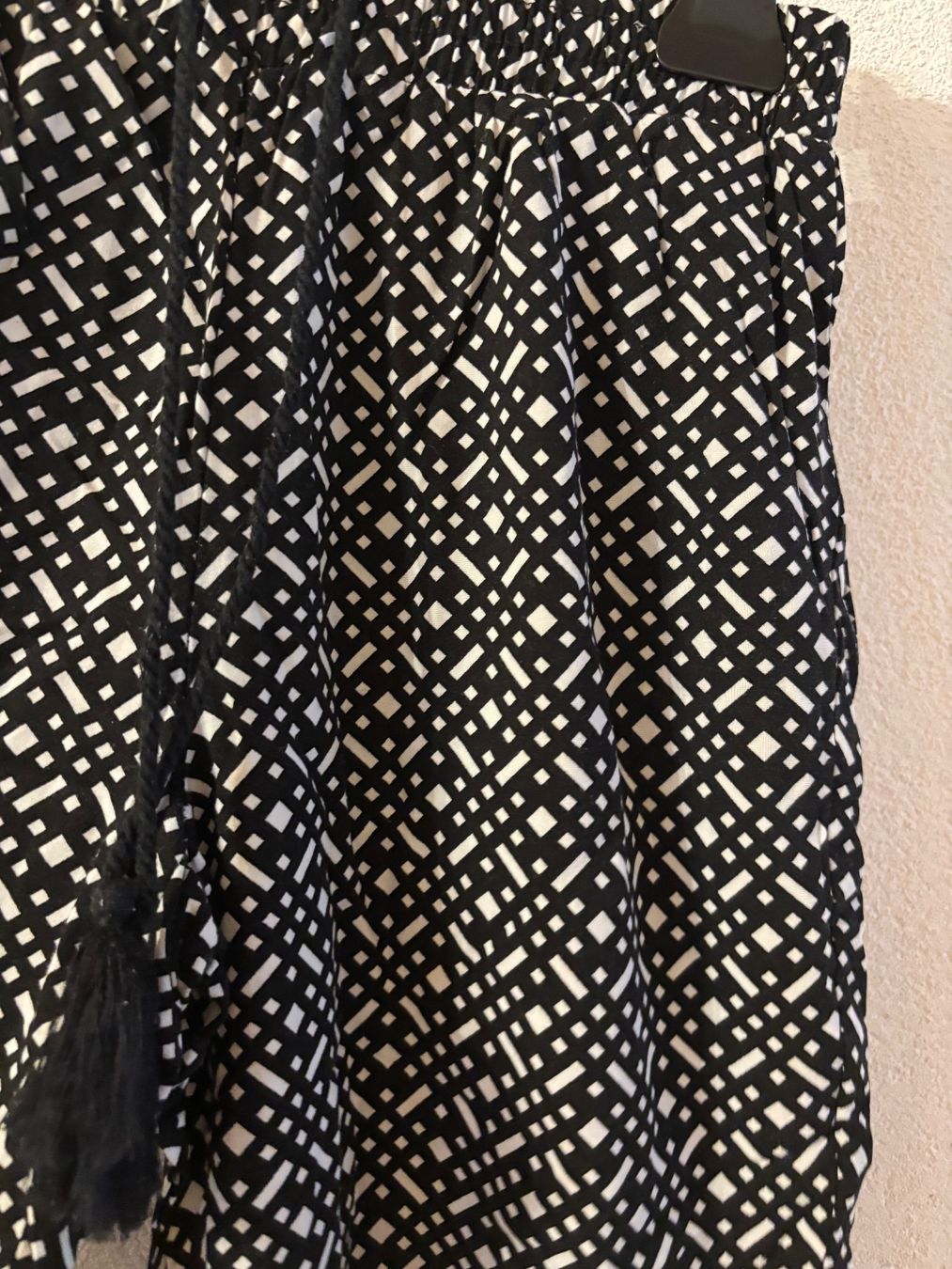 Tally Weijl Hosen: Pantalon ample – Gebraucht aus Grandvillard von Elsa.Del 2