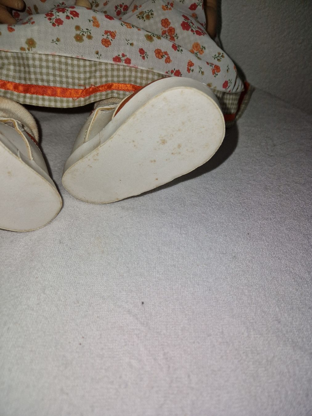 Bambole: Samler oder Spielpuppe mit rotem Haar und Blumenkleid gebrau – Usato da Etzwilen venduto da mue_mm76 2