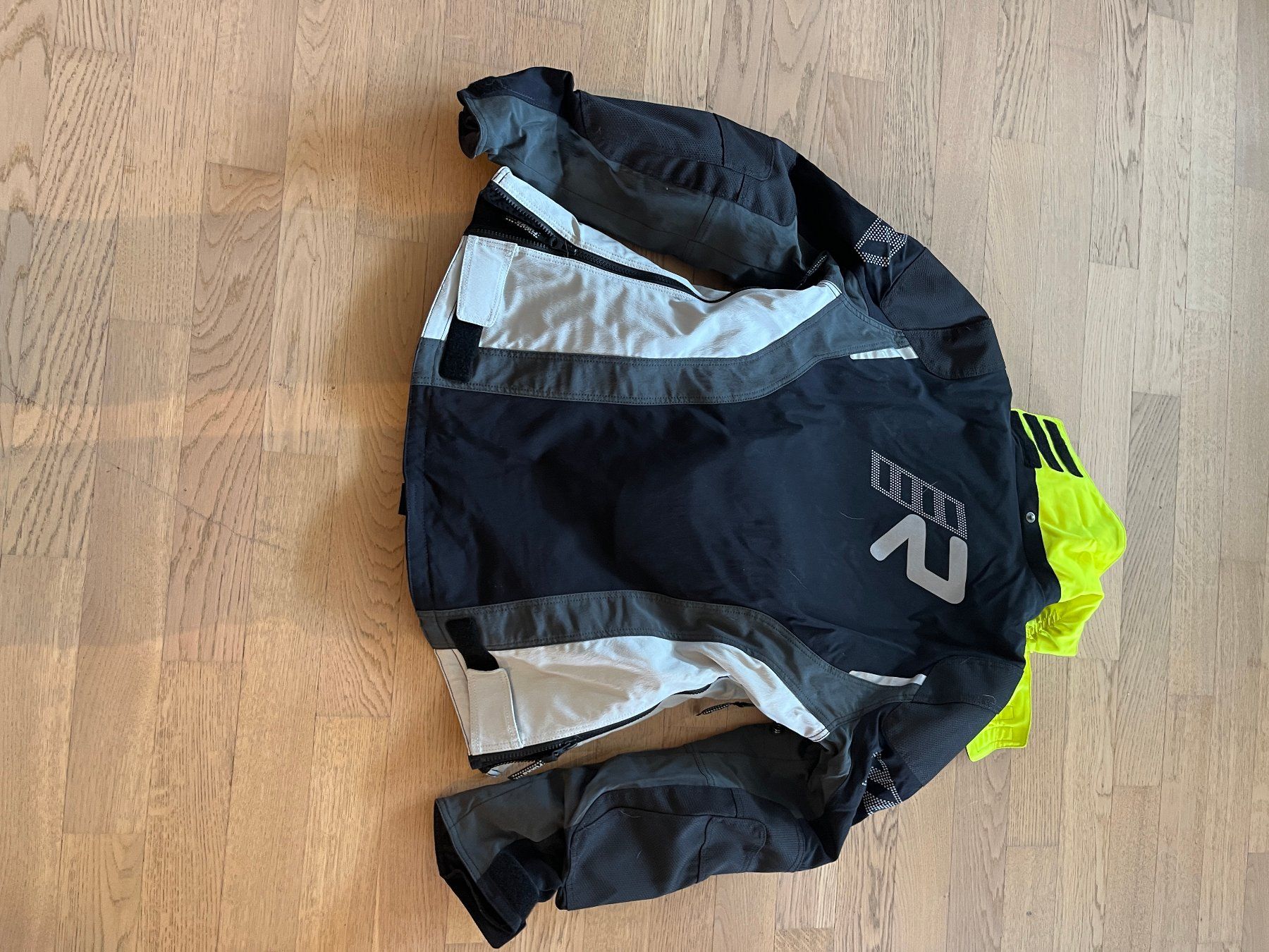 Completi & Tailleur: Goretex Motorradkombi von Rukka – Usato da Berlingen venduto da Motofan 1