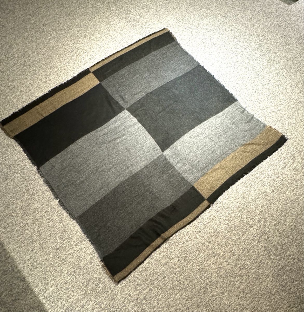 Zara Foulard & Sciarpe: Écharpe ou plaid – Nuovo (secondo la descrizione) da Genève venduto da flocon06 1